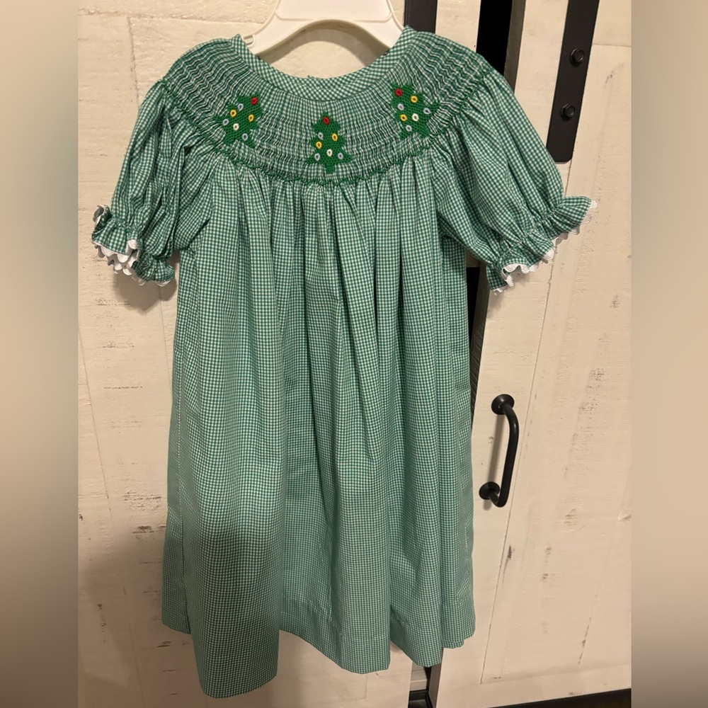 Stitchy fish 2T NWOT. Longer by design